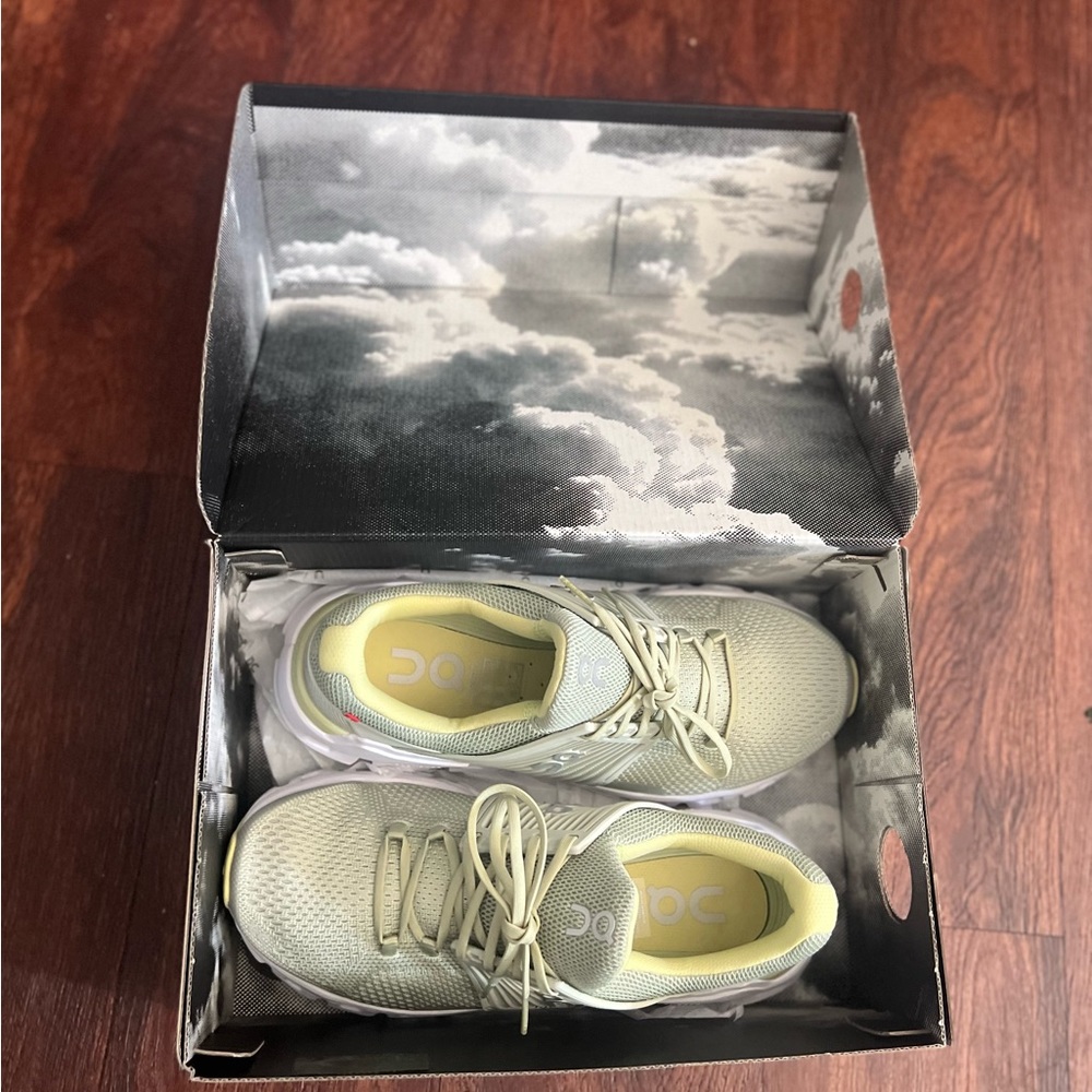 On Cloudswift Women’s Shoes - Picture 10 of 12